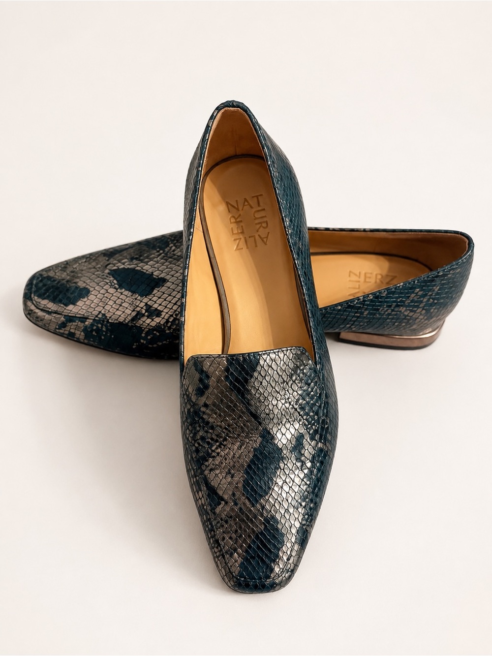 Naturalizer Clea Leather Snakeskin Loafers 8 Wide Teal Metallic Silver